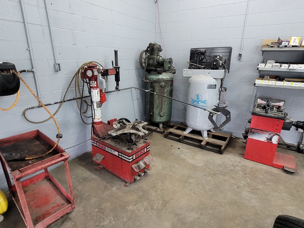 Image 24 of property listing at 303 E Poplar Street, Odin, IL 62870