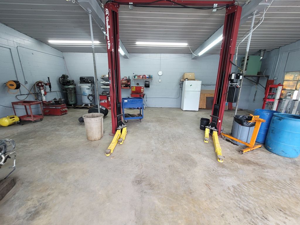 Image 26 of property listing at 303 E Poplar Street, Odin, IL 62870