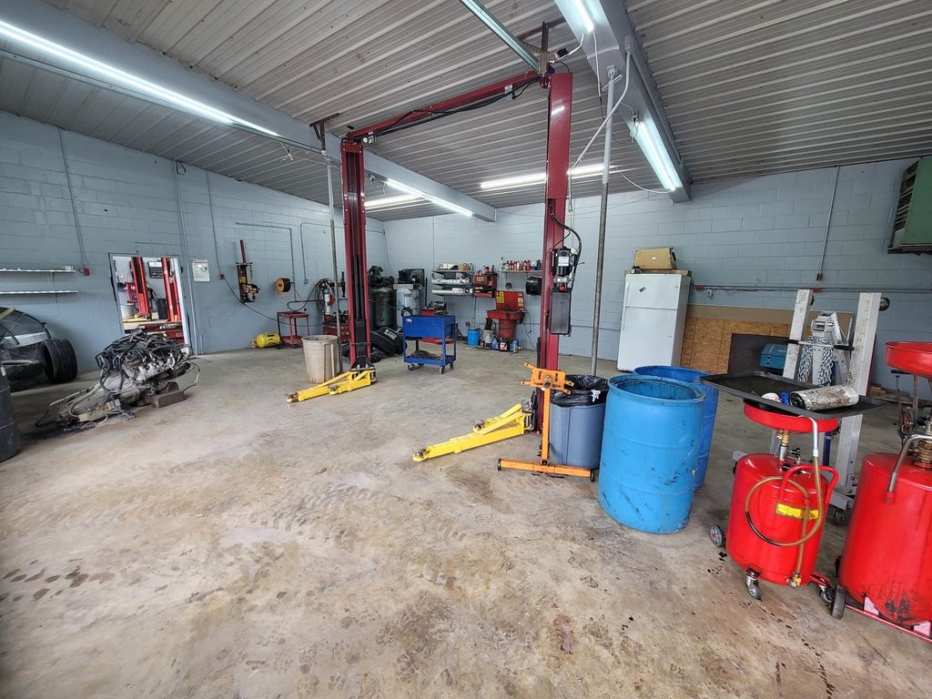 Image 27 of property listing at 303 E Poplar Street, Odin, IL 62870