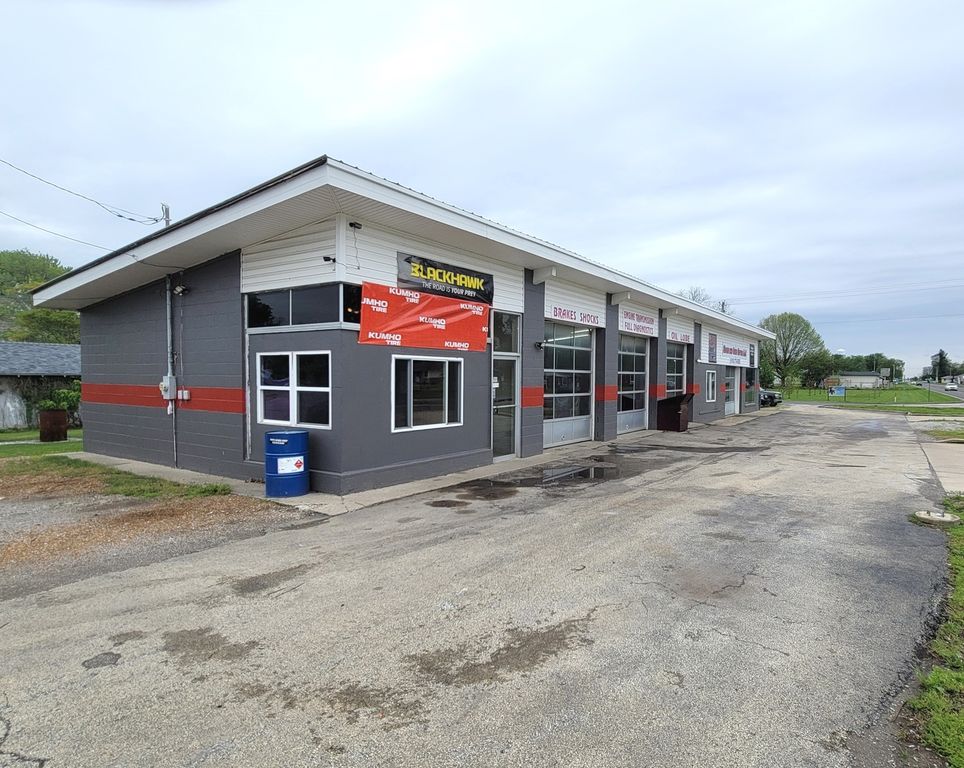 Image 37 of property listing at 303 E Poplar Street, Odin, IL 62870