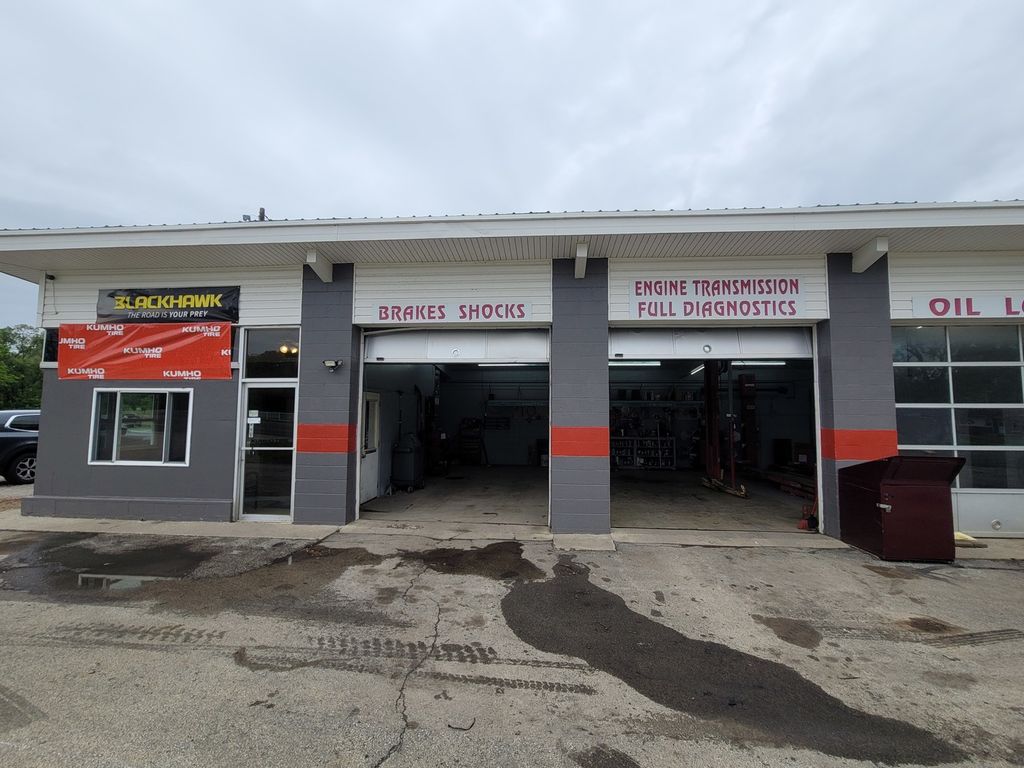 Image 39 of property listing at 303 E Poplar Street, Odin, IL 62870