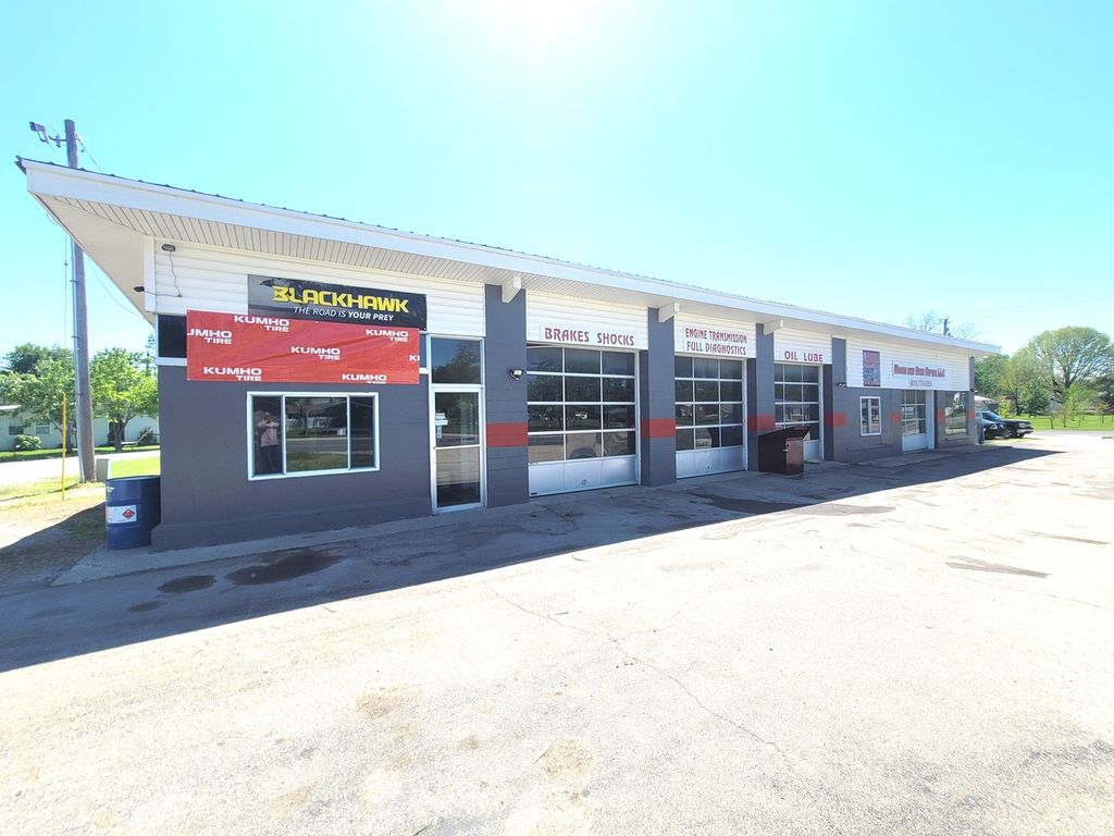 Image 45 of property listing at 303 E Poplar Street, Odin, IL 62870