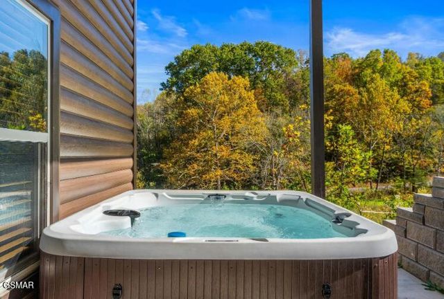 561 Sugar Loaf Road, Seymour, TN 37865