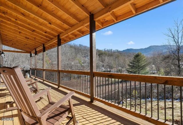 561 Sugar Loaf Road, Seymour, TN 37865