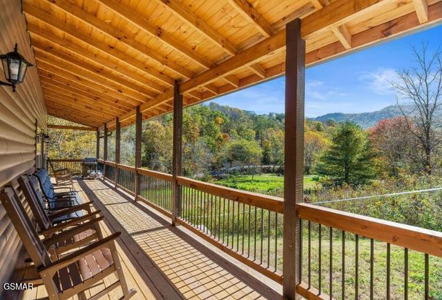 561 Sugar Loaf Road, Seymour, TN 37865