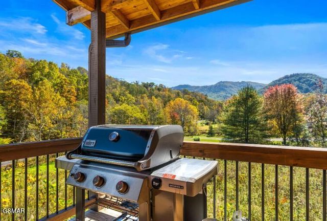 561 Sugar Loaf Road, Seymour, TN 37865