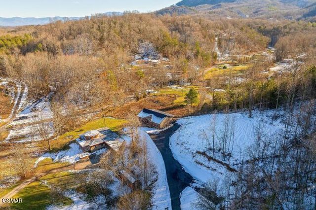 561 Sugar Loaf Road, Seymour, TN 37865