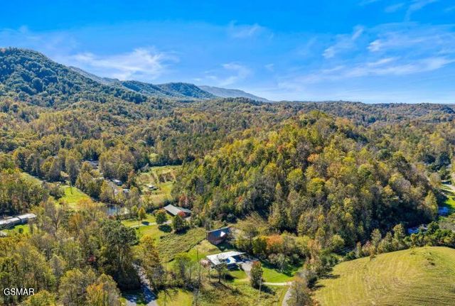 561 Sugar Loaf Road, Seymour, TN 37865
