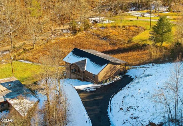 561 Sugar Loaf Road, Seymour, TN 37865