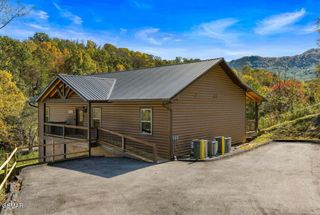 561 Sugar Loaf Road, Seymour, TN 37865