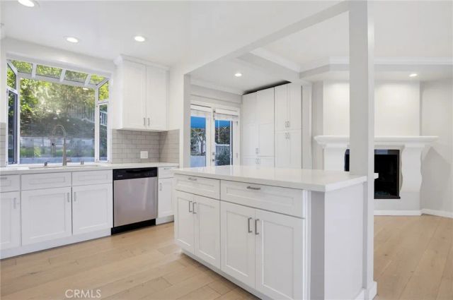 11423 Sunshine Terrace, Studio City, CA 91604