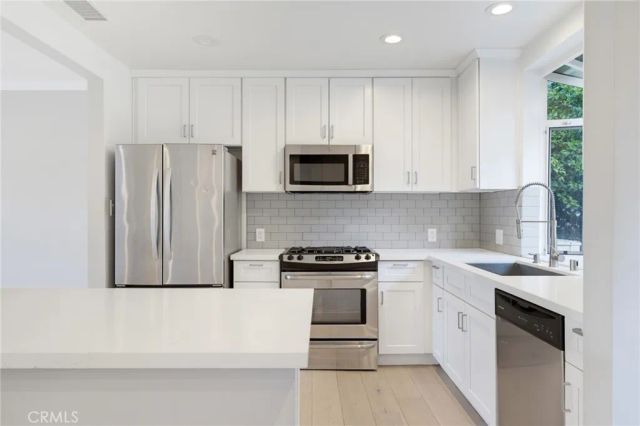 11423 Sunshine Terrace, Studio City, CA 91604