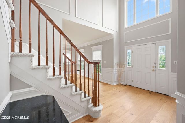 16 Stream Bank Drive, Freehold, NJ 07728