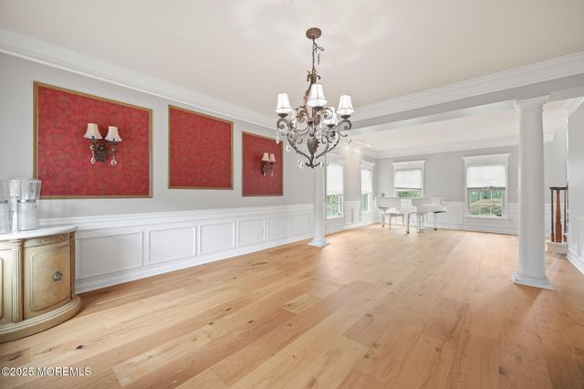 16 Stream Bank Drive, Freehold, NJ 07728