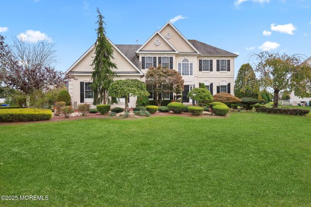 16 Stream Bank Drive, Freehold, NJ 07728