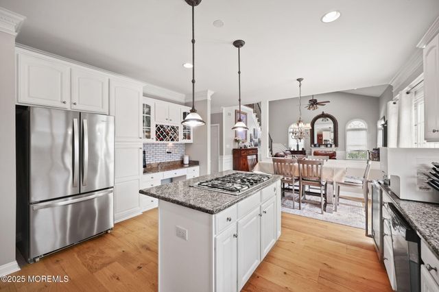 16 Stream Bank Drive, Freehold, NJ 07728