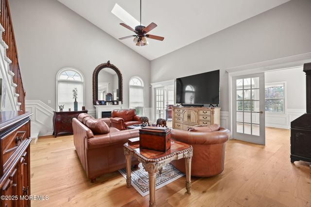 16 Stream Bank Drive, Freehold, NJ 07728