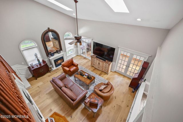 16 Stream Bank Drive, Freehold, NJ 07728