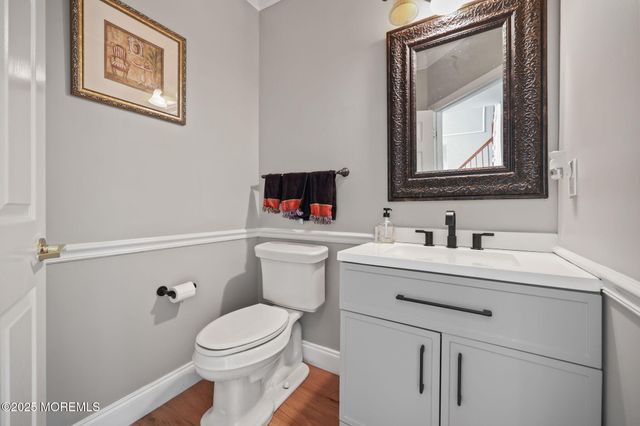 16 Stream Bank Drive, Freehold, NJ 07728