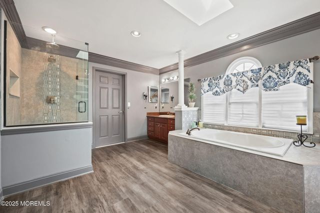 16 Stream Bank Drive, Freehold, NJ 07728