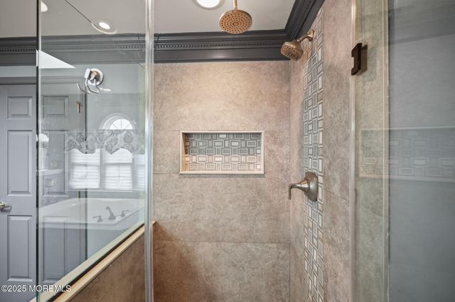 16 Stream Bank Drive, Freehold, NJ 07728