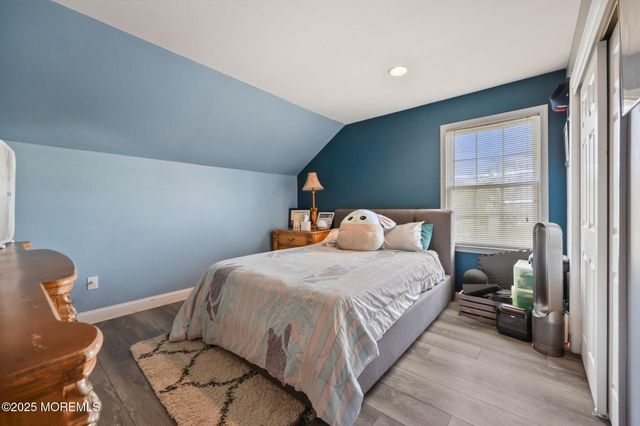 16 Stream Bank Drive, Freehold, NJ 07728