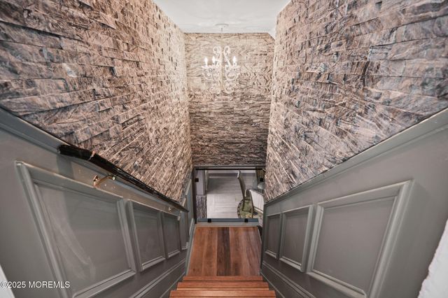 16 Stream Bank Drive, Freehold, NJ 07728