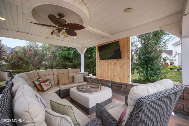 16 Stream Bank Drive, Freehold, NJ 07728