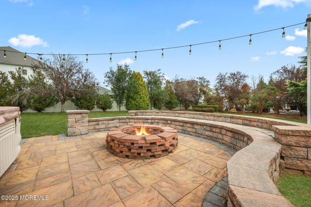 16 Stream Bank Drive, Freehold, NJ 07728