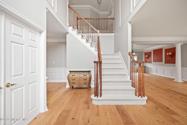 16 Stream Bank Drive, Freehold, NJ 07728