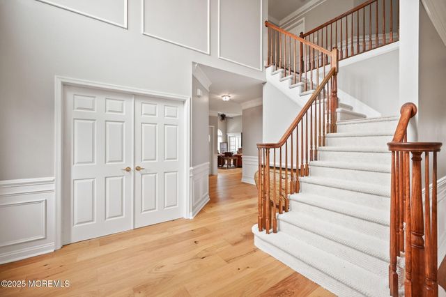 16 Stream Bank Drive, Freehold, NJ 07728