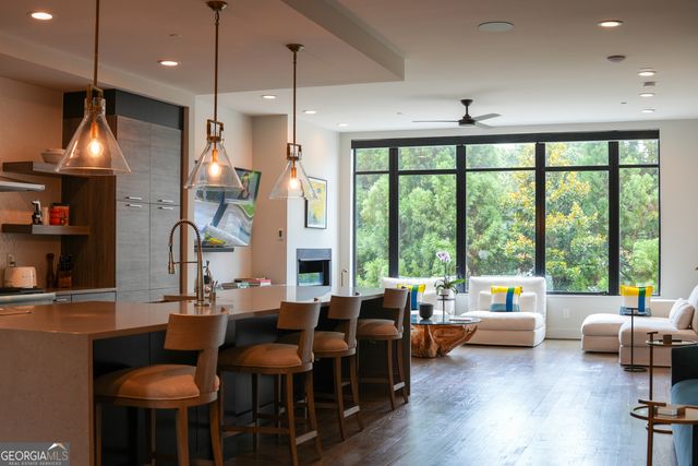 908 Lenox Boulevard NE, Atlanta, GA 30324