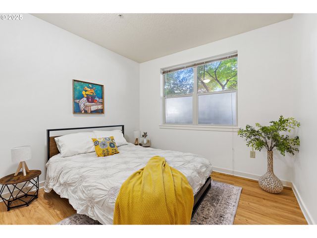 400 Ne 100TH Ave 107, Portland, OR 97220