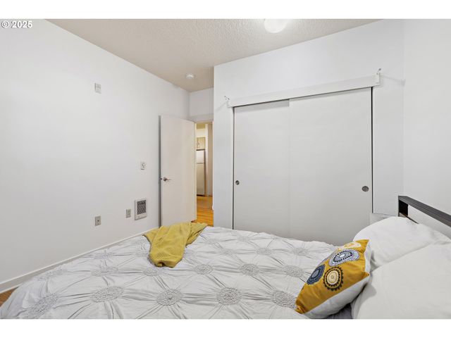 400 Ne 100TH Ave 107, Portland, OR 97220