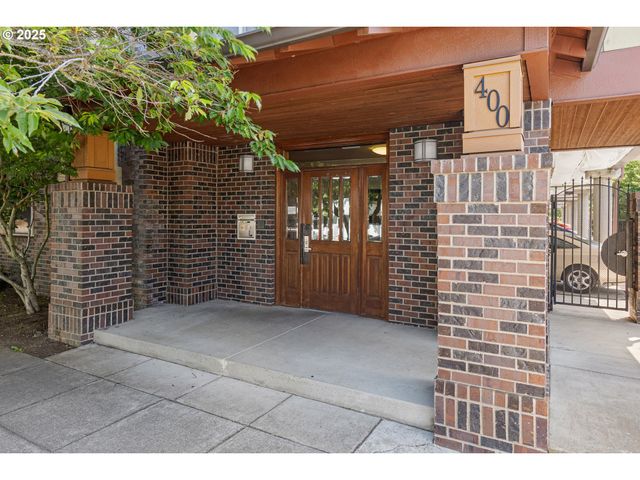 400 Ne 100TH Ave 107, Portland, OR 97220