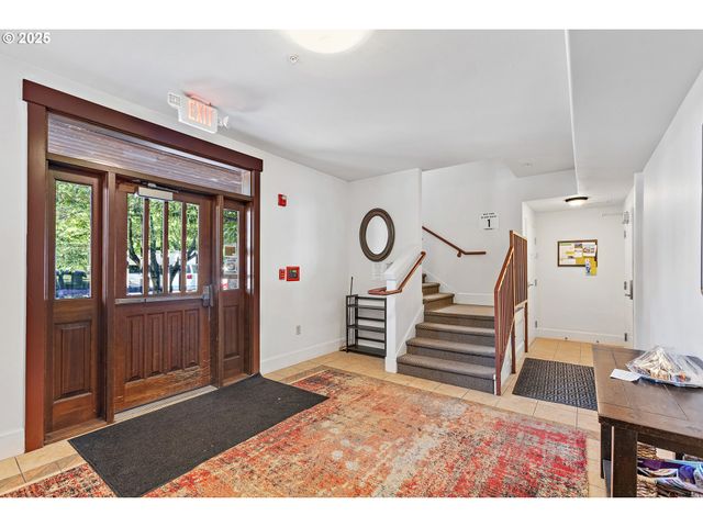 400 Ne 100TH Ave 107, Portland, OR 97220