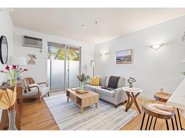400 Ne 100TH Ave 107, Portland, OR 97220