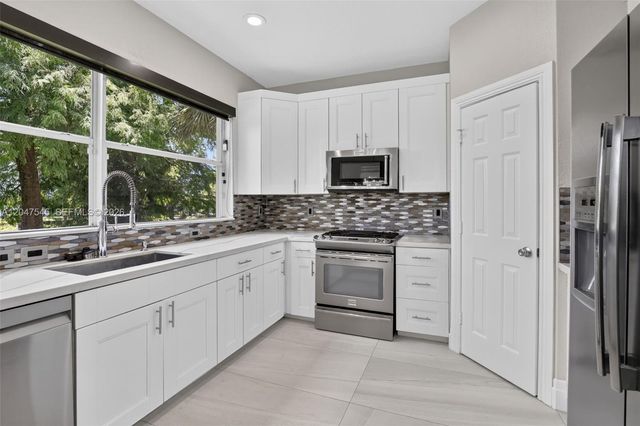 12410 SW 1st Street, Plantation, FL 33325