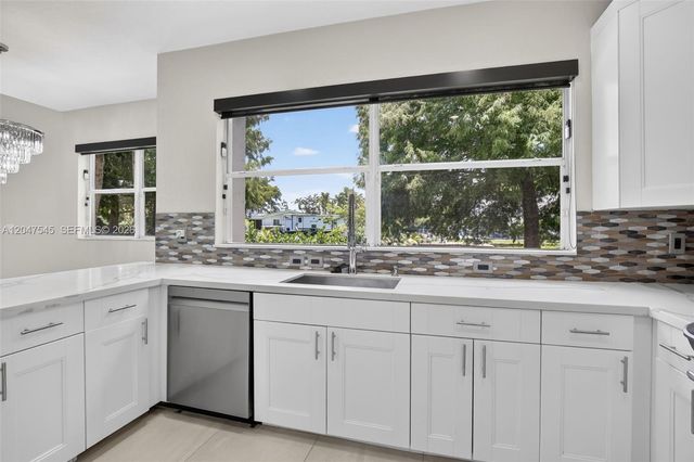 12410 SW 1st Street, Plantation, FL 33325