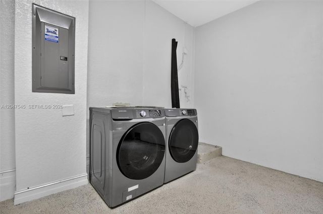 12410 SW 1st Street, Plantation, FL 33325
