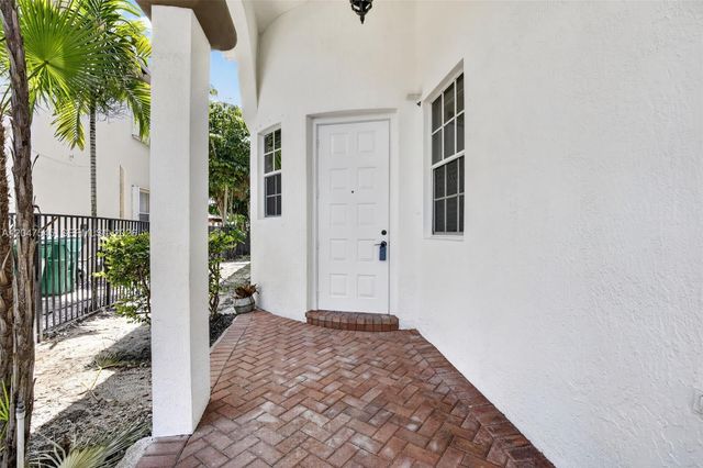 12410 SW 1st Street, Plantation, FL 33325