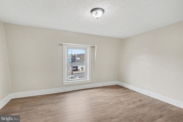 225 W LANCASTER AVE, Reading, PA 19607