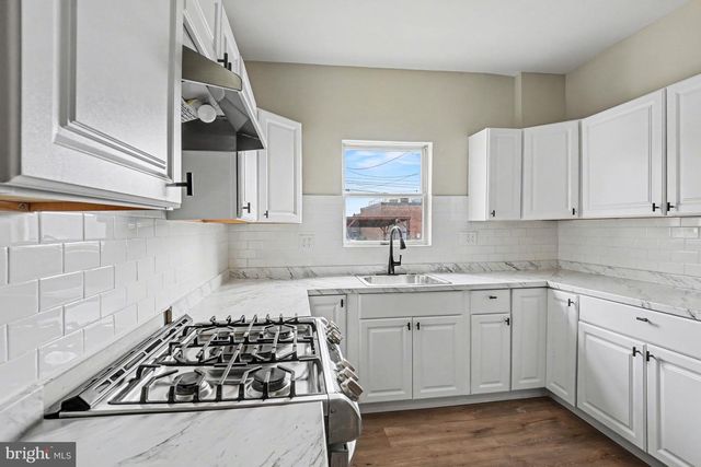 225 W LANCASTER AVE, Reading, PA 19607