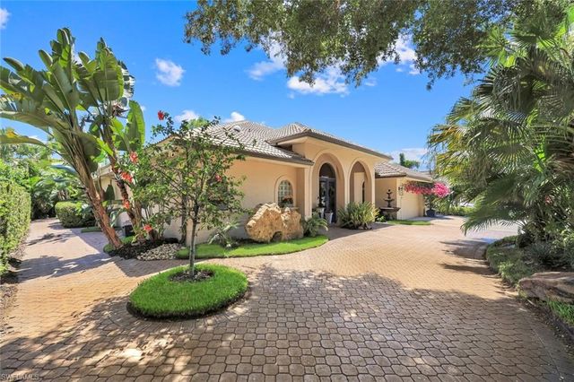 2039 Imperial CIR, Naples, FL 34110