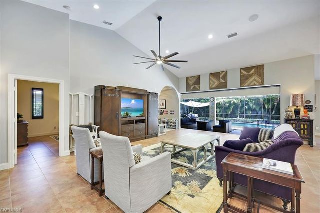 2039 Imperial CIR, Naples, FL 34110