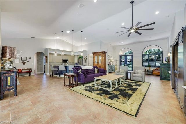 2039 Imperial CIR, Naples, FL 34110