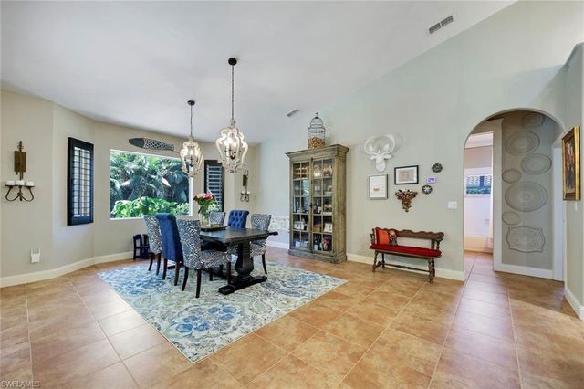 2039 Imperial CIR, Naples, FL 34110