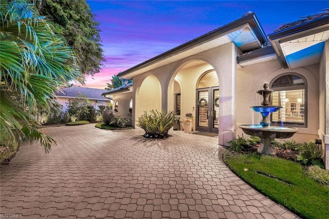 2039 Imperial CIR, Naples, FL 34110