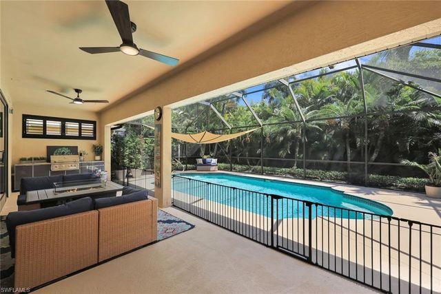 2039 Imperial CIR, Naples, FL 34110