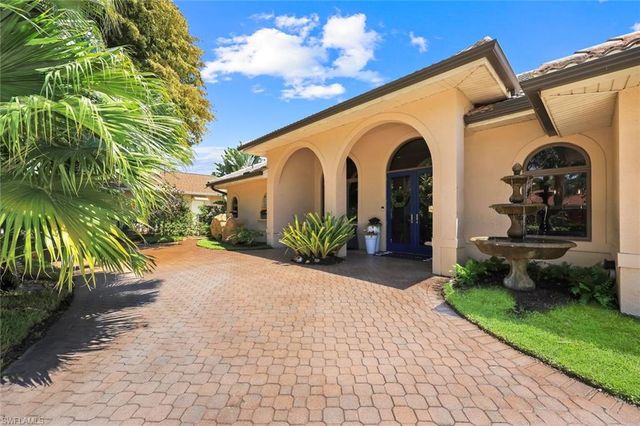 2039 Imperial CIR, Naples, FL 34110